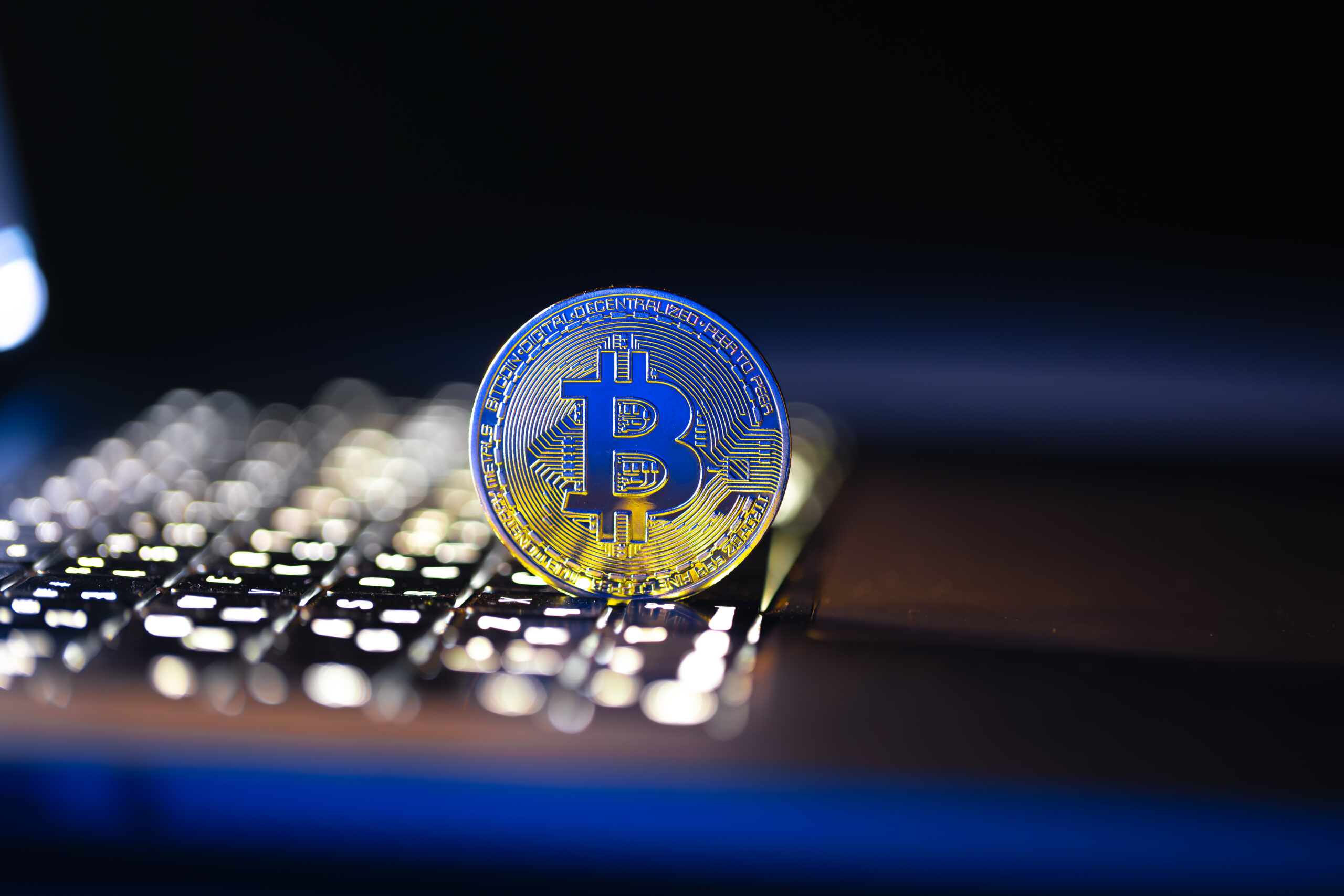 Bitcoin coin on keyboard with nice background. Crypto money concept. High quality photo SSUCv3H4sIAAAAAAAAA41P0W6DMAz8Fz+DRMpYBL9S7SEkhloFUiXOqgnl3+dQqr0uT3e++O68AzkYYNLj2DS6qbXCS60UTrXpus96ckppe/mY3NRCBc4wwqDaVquma/uu77Vu5FUwmkgWhh1oWVLkYJj8BoMoATeH4YDoiH0gswjLFUQ2nCJGWRNmxXsW9eBvv+te5lJQwmMaC8jVP2dfFZgZN/tT/HMpsqA54q4i3Z+MYT2zPd9KxQIfgSxt89lJTvHrC2+ey+6RwN7eyZ3LrzNuJNNQsiA9Fm8culNO40rMbxrwm/D59zvn/AtOrlMohAEAAA==